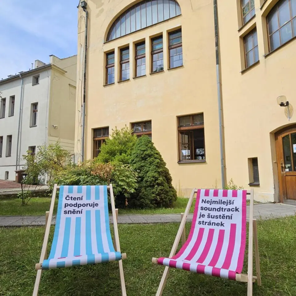 Pohodlí a čtení pod širým nebem? U nás teď stylově!